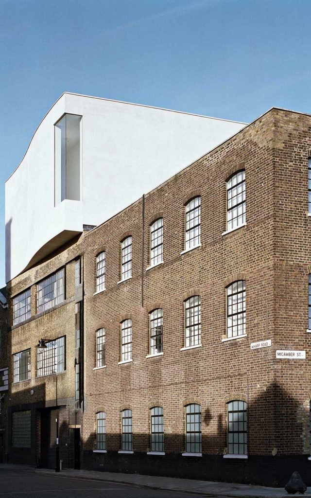 Victoria Miro Private Collection Space: una futuristica galleria d’arte atterra sul tetto di Londra