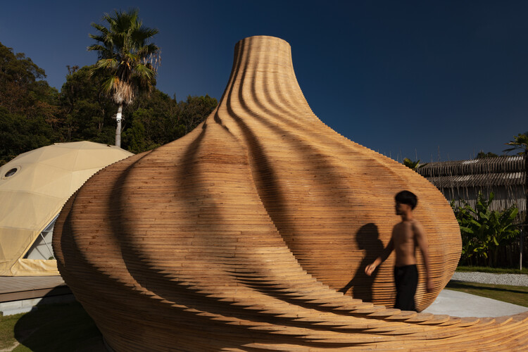 sauna scultura in legno di Kengo Kuma