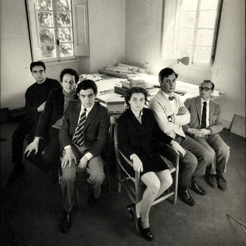 Il gruppo Archizoom, Firenze anni 60 (Branzi secondo da sinistra)