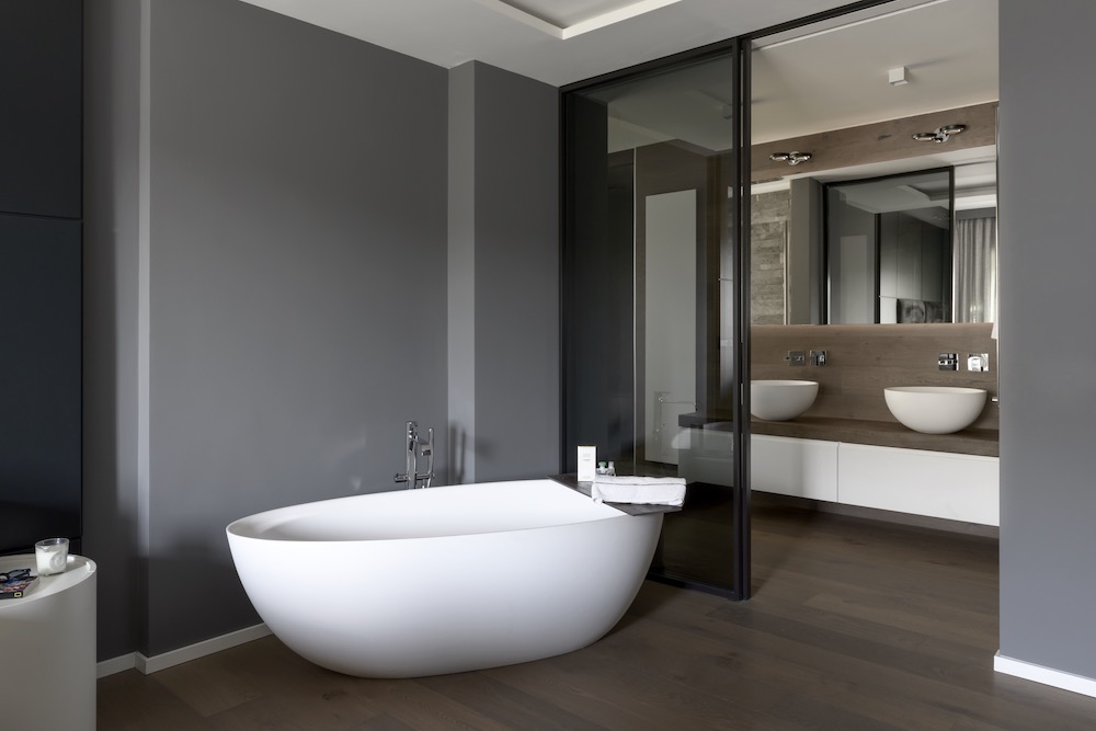 parquet in rovere per bagno pavimento in legno attico Roma