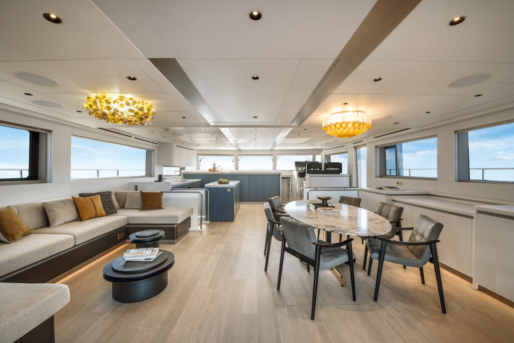Luxury Yacht - Parquet wood floor