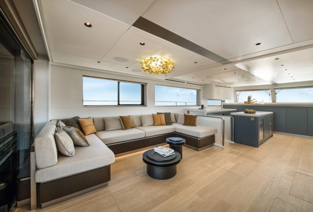 Luxury Yacht - Parquet wood floor