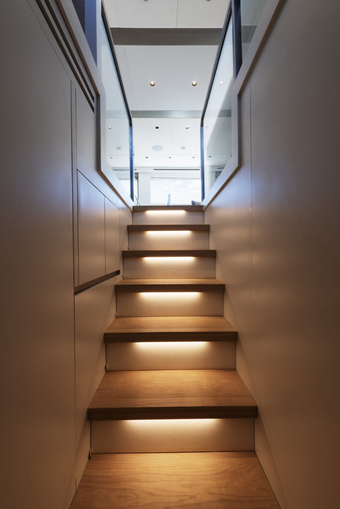 Luxury Yacht - Parquet wood floor