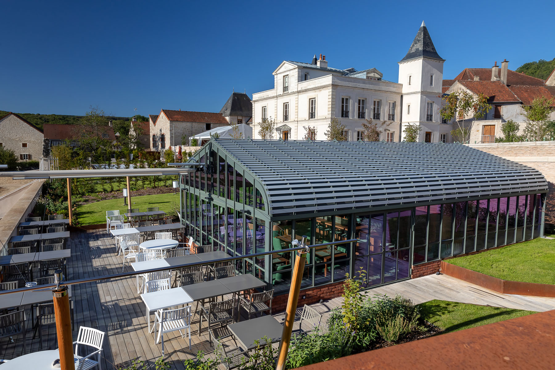 Restaurant Chateau de St. Aubin outdoor parquet decking outdoor