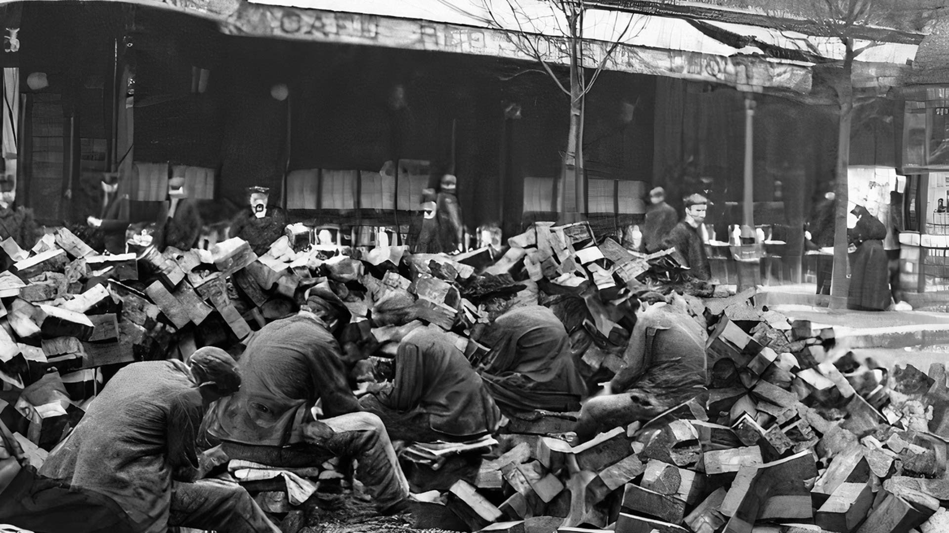 1805-1-copia-1 Wooden paving stone cutting in the 1900s