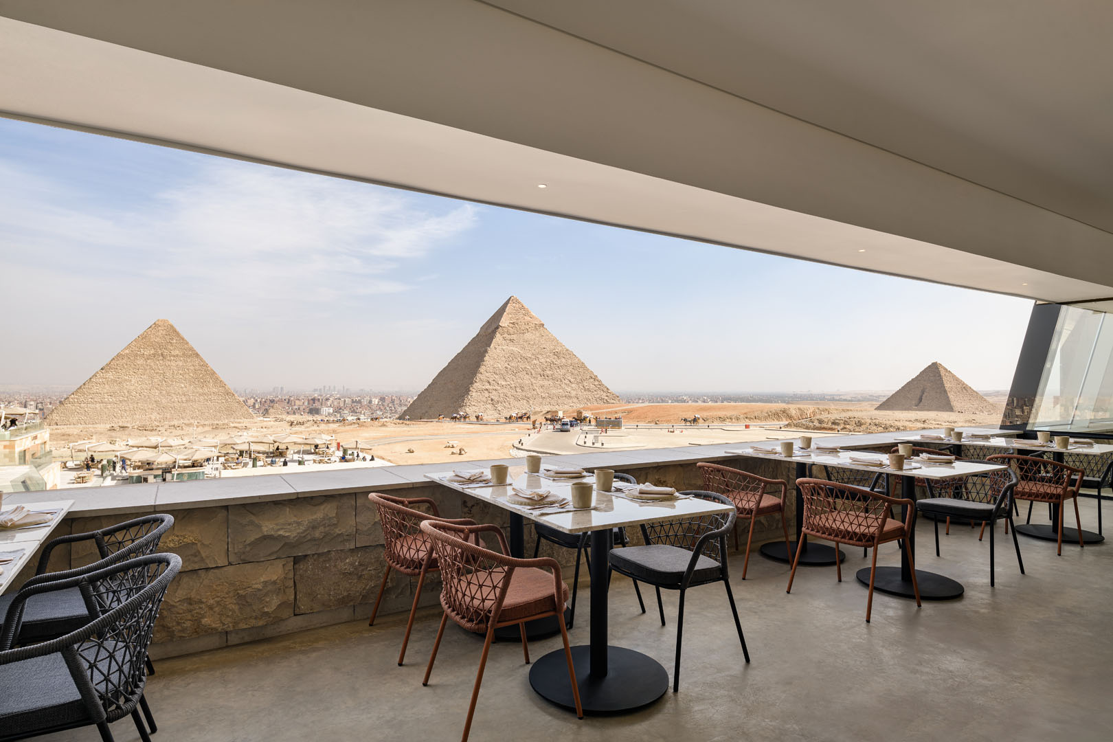 Khufu’s Bistro 08 Un ristorante gourmet con vista sulle Piramidi di Giza