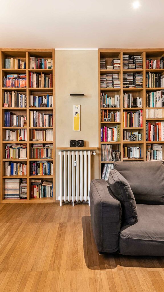 Apartment mit hellem Parkettboden