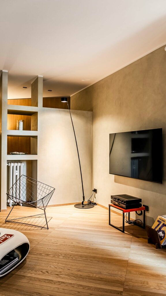 Apartment mit hellem Parkettboden