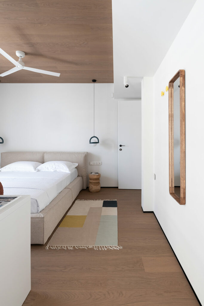 light natural oak wood flooring